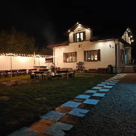 Before Making A Request, Read My Host Profile At Bottom Of Page # Warsaw Country Villa Jacuzzi Pizza Oven Appartamento