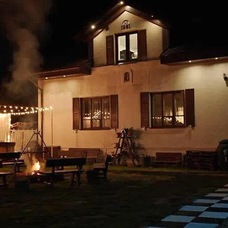 Διαμέρισμα Before Making A Request, Read My Host Profile At Bottom Of Page # Warsaw Country Villa Jacuzzi Pizza Oven