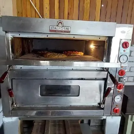 Before Making A Request, Read My Host Profile At Bottom Of Page # Warsaw Country Villa Jacuzzi Pizza Oven Appartamento *