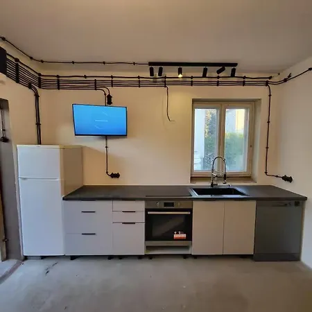 Before Making A Request, Read My Host Profile At Bottom Of Page # Warsaw Country Villa Jacuzzi Pizza Oven *